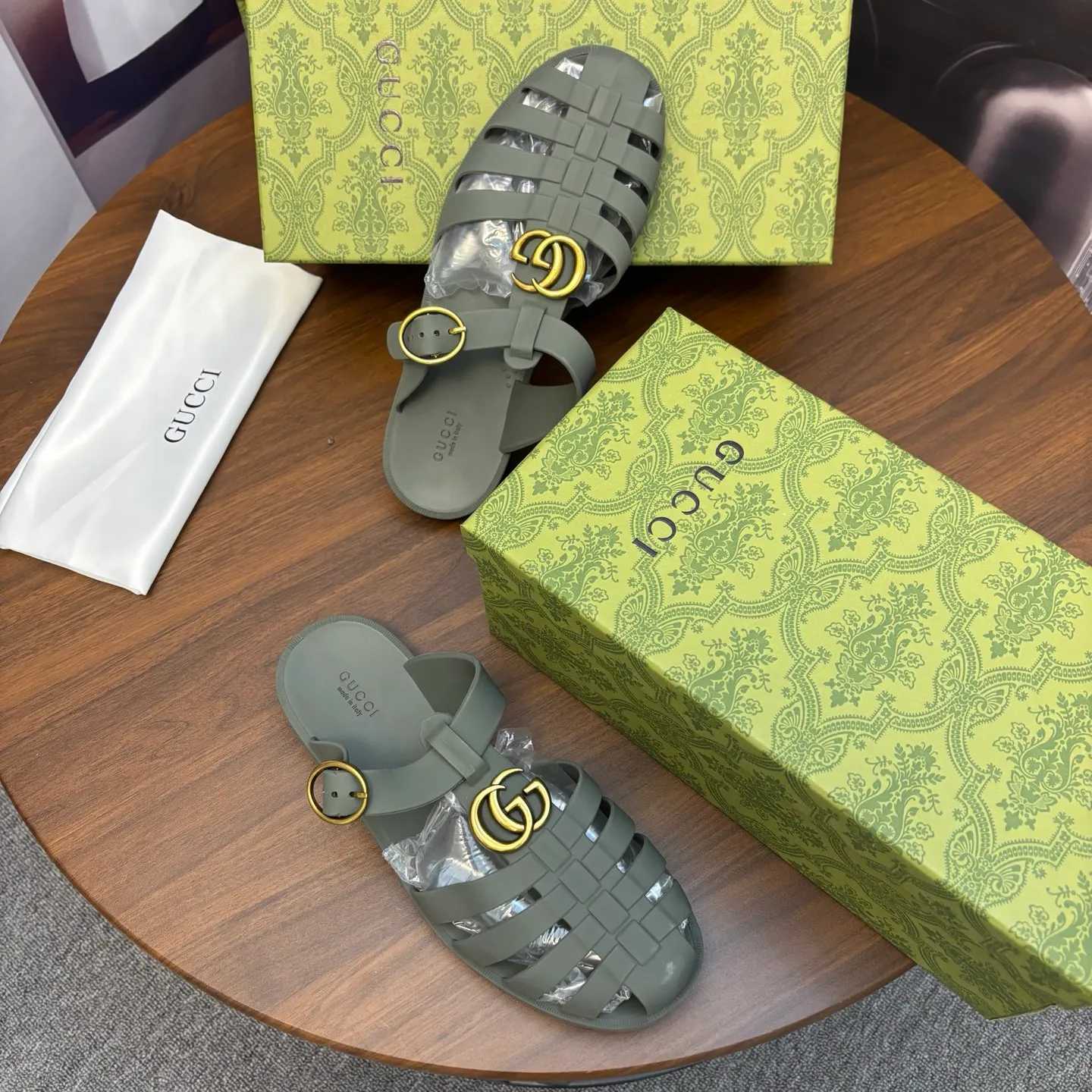 Men's shoes 260💰 [Gucci] Counter quality, top-quality original goods, real photos! Original TPU material, fine workmanship, comfortable; genuine 1:1 replica Size: 38 ~ 46